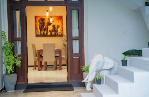 Hikkaduwa Villa | Villa White Elephant