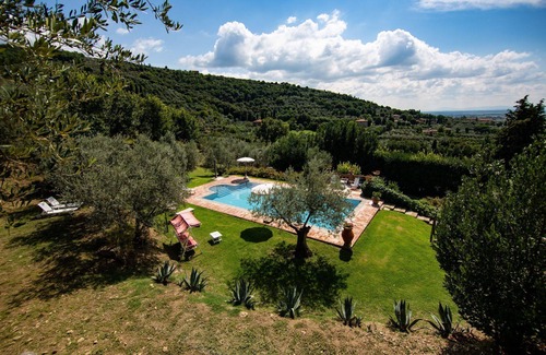 Castiglion Fiorentino Villa | Antigua casa de campo de ladrillo con jardín privado y piscina. Excelente relación calidad-precio. tranqui