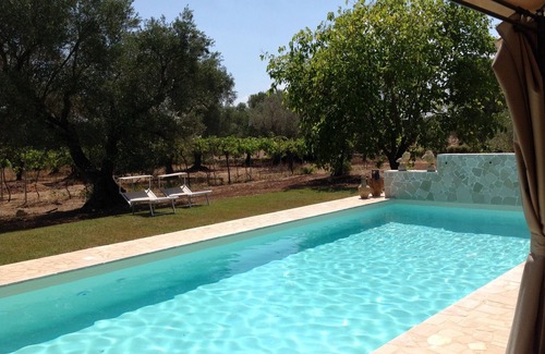 San Vito dei Normanni Casa | Villa con piscina en Salento entre dos mares en un olivar de 2,5 ha cercado
