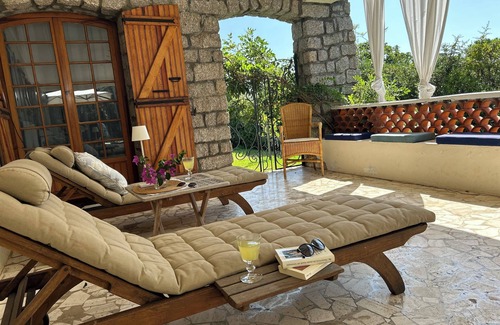Sagone Villa | Casa de vacaciones independiente con un gran jardín, a 300 m de la playa de arena.