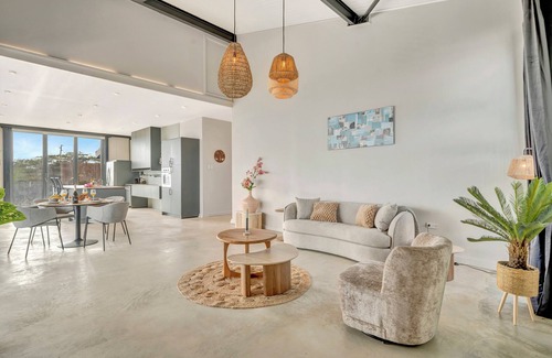 Sabana Liber Casa | Villa with a pool and views of the island and the ocean. A Home that feels good.