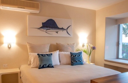 Santa María Huatulco Villa | Villa with a private pool and ocean view