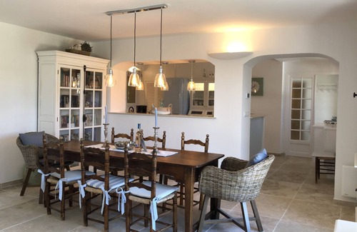 Cavalaire-sur-Mer Villa | Villa - Casa de vacaciones con hermosas vistas al mar y piscina climatizada para 6 personas.