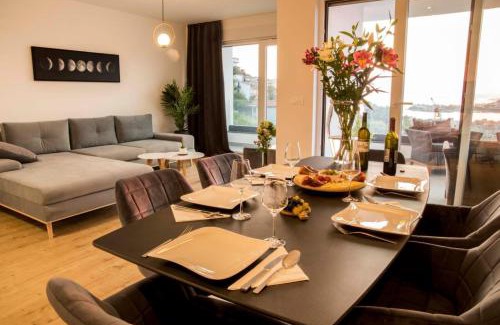 Split Apartamento | Villa With Beautiful View, Modern Furnishing & Pool