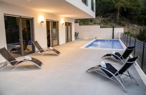 Split Apartamento | Villa With Beautiful View, Modern Furnishing & Pool