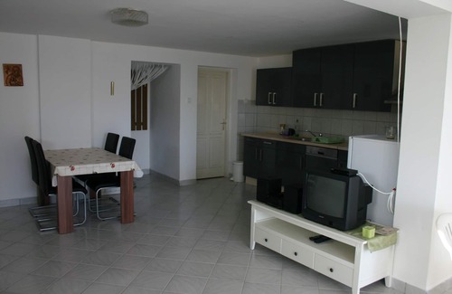 Cserszegtomaj Villa | Villa con impresionantes vistas en Heviz, piscina cubierta 9,30x3,50x1,40 m