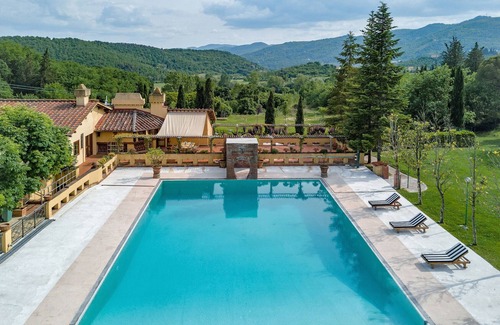 Rignano sull'Arno Villa | Villa with Florence Pool / Breakfast, Quitedian housekeeping, AirCon whirlpool