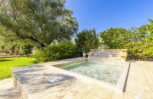 Melendugno Villa | Villa with garden and whirlpool a few minutes from Torre dell'Orso