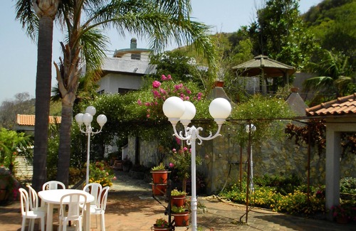 Capo Peloro Villa | Villa con jardín y piscina en Timpazzi en Messina