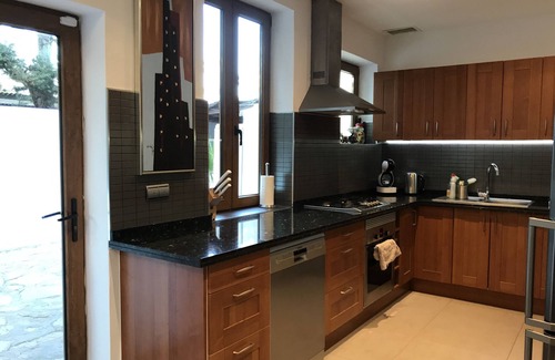 Nueva Milla de Oro Villa | Villa moderna de 3 camas cerca de Puerto Banús y Marbella - 1 cuadra de la playa