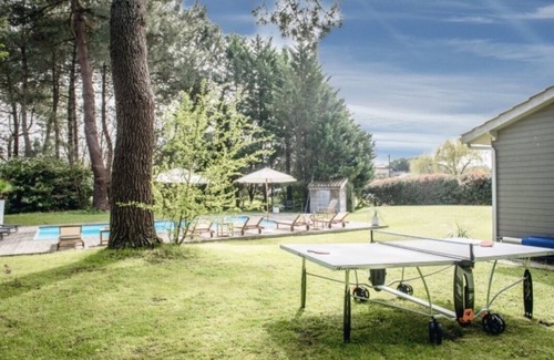 Gradignan Villa | Villa con piscina en el corazón de los pinos.
