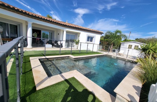 Cers Casa | Villa with heated pool, 10min from beaches