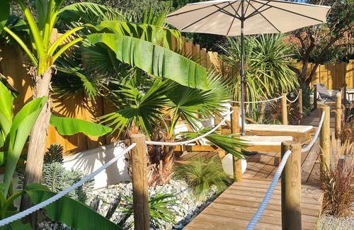 Labenne-Ocean Villa | Casa de vacaciones con piscina cubierta en una ubicación fantástica, a solo 350 metros a pie de la playa.