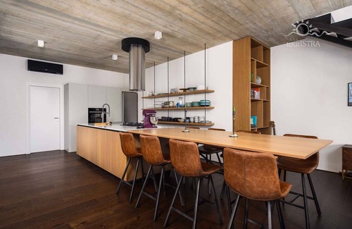 Momjan Villa | Casa vacacional con piscina climatizada