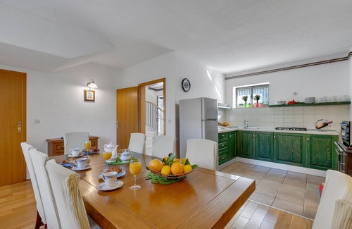 Tucepi Casa | Villa de lujo con piscina, terraza con vistas al mar, Internet,SAT /TV, parking