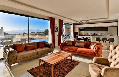 Uzumlu Apartamento | Villa with Jacuzzi, Hammam, Sauna and Pool in Kas