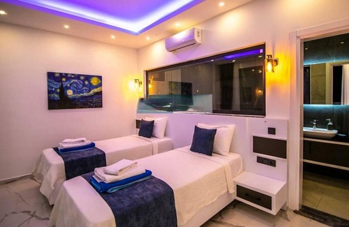 Uzumlu Apartamento | Villa with Jacuzzi, Hammam, Sauna and Pool in Kas