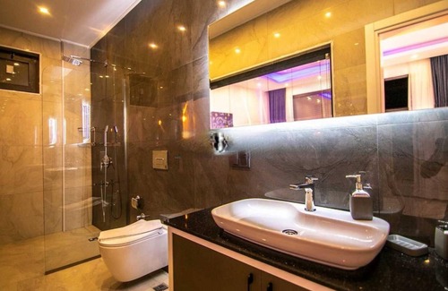 Uzumlu Apartamento | Villa with Jacuzzi, Hammam, Sauna and Pool in Kas