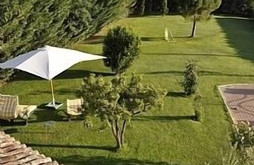 Promano Villa | Villa con gran jardín con pequeña piscina fuera del suelo 395x265x125h