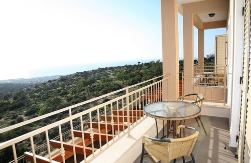 Peyia Town Villa | Villa con piscina privada y Mar / Colina Vistas