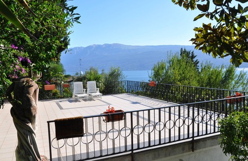 Pulciano Casa | Villa with Mediterranean garden, ideal for dog owners, for guests looking for peace and quiet
