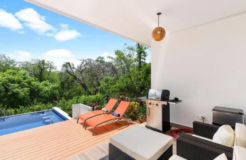 Coco Casa | Villa with Minimalist Design & Scenic Deck with Private Infinity Pool and Jungle Views