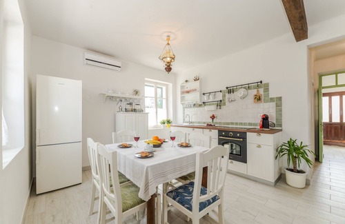Savar Villa | Villa con piscina, a 300 metros de la playa, vista al mar, zona tranquila, cerca de Zadar