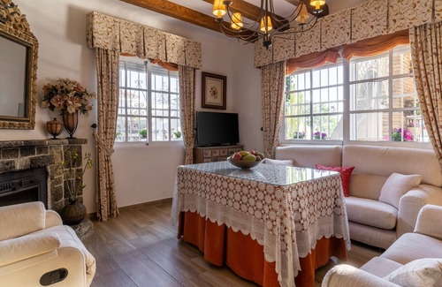 Benajarafe Villa | Vila con piscina y jardín privado