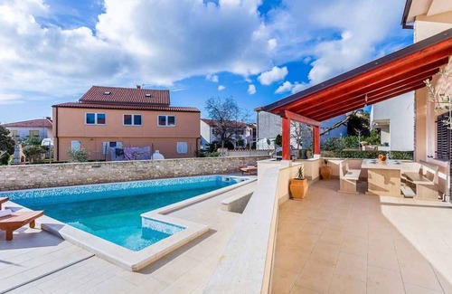 Valdebek Villa | Casa vacacional con piscina y terraza con barbacoa