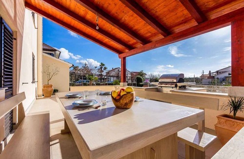 Valdebek Villa | Casa vacacional con piscina y terraza con barbacoa