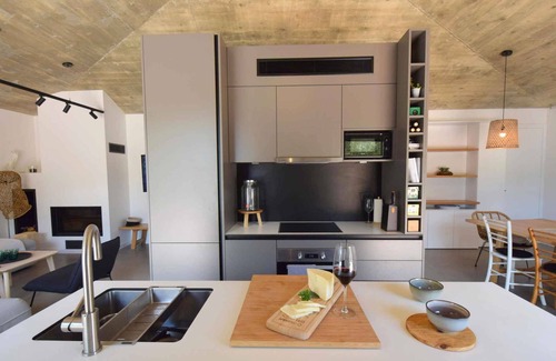 Linardici Villa | Casa vacacional con piscina en un auténtico entorno natural