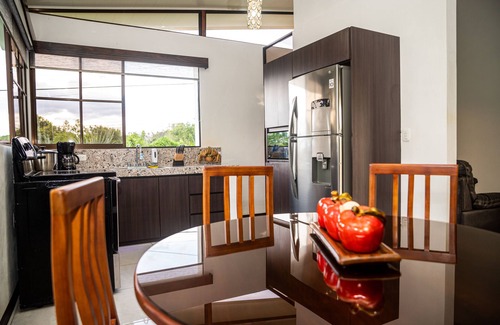 San Ramón Casa | Villa con piscina/ La Fortuna/ Volcán Arenal/*Descuentos semanales y mensuales!*