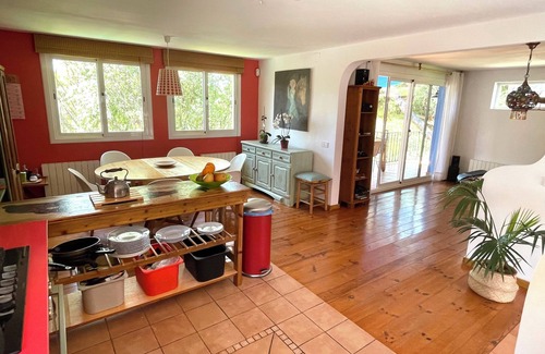 Sant Pol De Mar Casa | Casa con piscina, cerca de la playa y del bosque!