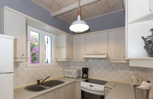 Samos Town Villa | Villa con piscina privada y vistas panorámicas al mar