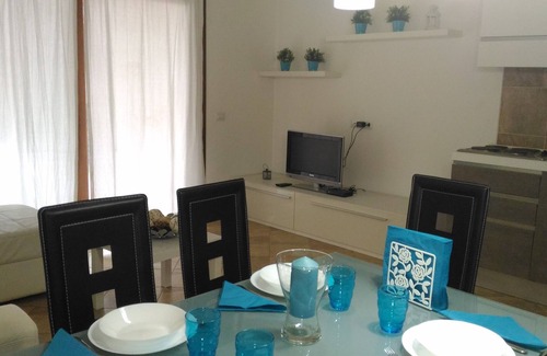 Porto Pino Casa | Casa Rubina, villa cerca del mar con jardín privado