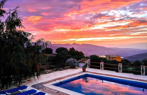 El Gastor Villa | Villa con piscina privada, maravillosas vistas al lago / montaña y Wifi