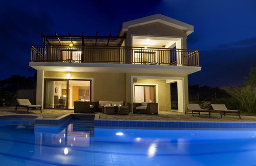 Eleios-Pronnoi Villa | Villa con piscina privada - vistas al mar sin fin / vistas a la montaña - Villa Di Capri