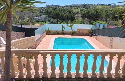 Urbanizacao dos Calicos Casa | Villa con piscina privada y wifi gratis cerca del centro y la playa.