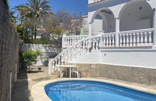 Urbanizacion Marbessa Villa | Villa con piscina privada, segunda línea de playa