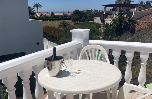 Urbanizacion Marbessa Villa | Villa con piscina privada, segunda línea de playa