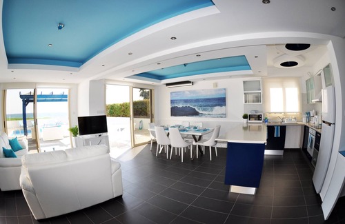 Mazotos Villa | Villa con piscina privada junto al mar