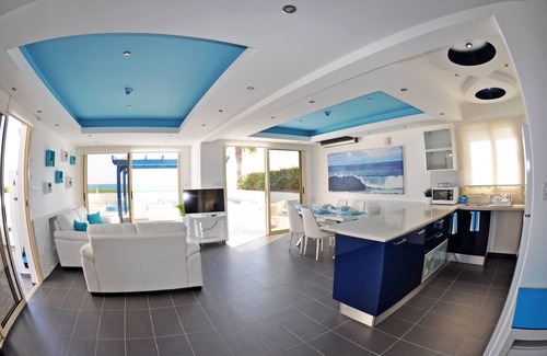 Mazotos Villa | Villa con piscina privada junto al mar