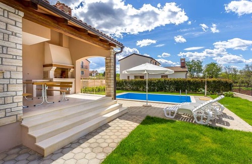 Mofardini Casa | Villa con piscina privada, WiFi y mascotas también son bienvenidas