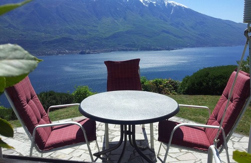 Tremosine Villa | Villa con piscina privada y un lago sin obstáculos y vistas a la montaña