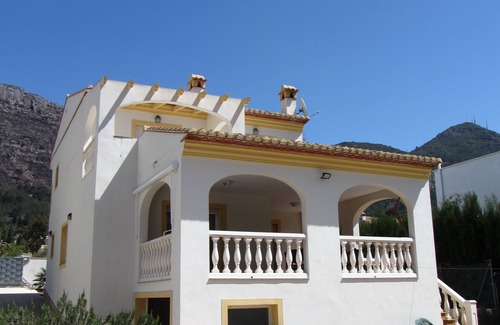 La Drova Villa | Villa con piscina privada y vistas a la montaña