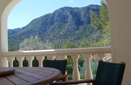 La Drova Villa | Villa con piscina privada y vistas a la montaña