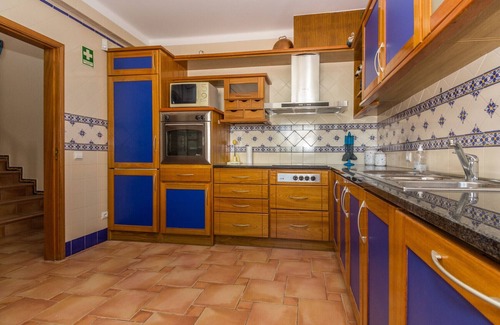 Manta Rota Chalet De Esquí | Casa con piscina privada y patio a 800m de la playa by AlgarveManta (9V3)