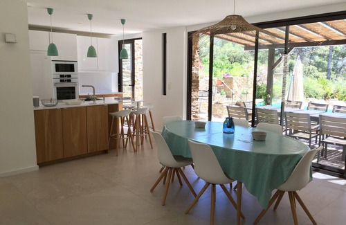 Cap Benat Casa | Villa con piscina, a 200 metros de la playa en el dominio privado de Gaou Bénat