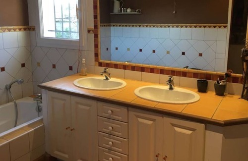 Pont-Saint-Esprit Villa | Villa with Pool in PONT SAINT ESPRIT near the Ardeche Gorges