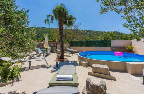 Vinodolska opcina Villa | Casa vacacional con piscina y gran solárium